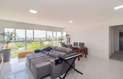 Apartamento de 3 dormitórios, 1 suíte e 2 vagas no bairro vila ipiranga em porto alegre-rs!