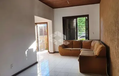 Casas sobrados com 2 casas independentes em um terreno no bairro glória
