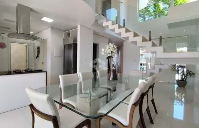 Casa com 4 quartos, 5 banheiros, 4 vagas no jardim  lindóia