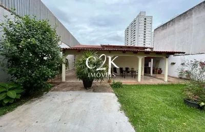 Casa térrea com amplo jardim e área gourmet – setor sudoeste, goiânia