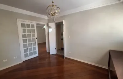 Apartamento central somente à venda ed. marques do herval, 3 dormitórios (com opção de 4) sendo uma suíte, 2 vagas de garagens.