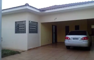 Casa de três quartos com suíte a venda no bairro jardim capuano em birigui