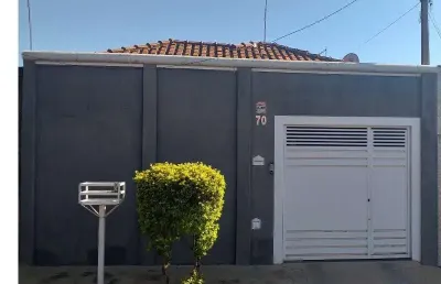 Casa à venda em birigüi-sp, residencial prefeito mário crêm: 2 quartos, 2 suítes, 2 salas, 3 banheiros, 1 vaga, 144 m².