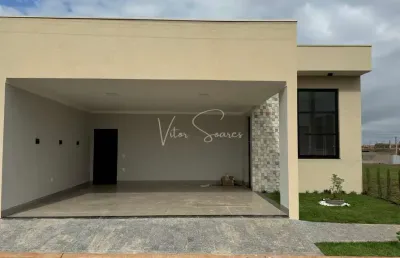 Casa a venda com três quartos no condomínio boa vista
