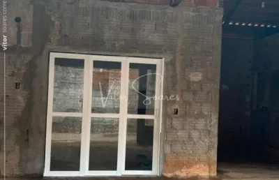 Casa á venda no jardim do trevo em birigui; casa com 3 quartos, banheiro social, cozinha, sala de tv, e amplo quintal.