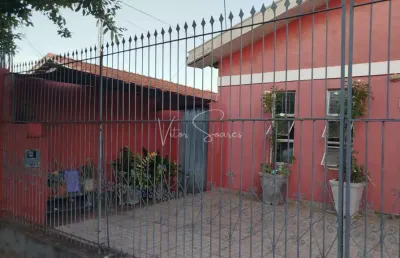 Casa á venda na vila xavier em birigui; casa com 3 quartos, sala de tv e sala de jantar, banheiro social e garagem coberta e descoberta