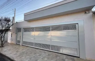 Imperdível oportunidade: casa à venda em birigüi-sp, jardim são conrado, com 3 quartos, 1 suíte, 2 salas, 3 banheiros, 4 vagas de garagem e 195m².