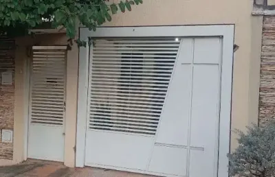 Imperdível oportunidade de casa à venda em birigüi-sp, bairro jandaia iii residencial parque: 2 quartos, sala, banheiro, 2 vagas de garagem, 105m²!