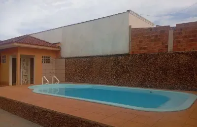 Casa à venda em birigui-sp: 3 quartos, 2 salas, 3 banheiros, 3 vagas de garagem. confira!