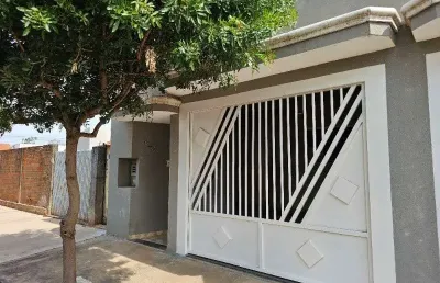 Casa à venda no parque das nações em birigüi-sp: 2 quartos, 1 sala, 1 banheiro, 2 vagas de garagem, 90m² de área. encontre seu novo lar!