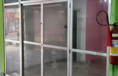 Ponto comercial com 1 sala para alugar na Avenida Doutor Luiz Guimarães, 269, Centro, Nova Iguaçu