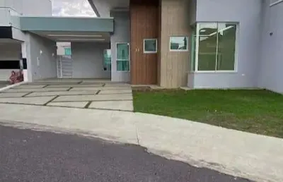 Casa em condomínio com 3 suítes disponível para venda