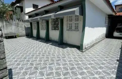Casa com 4 quartos à venda na Rua Conegundes Rodrigues, Montese, Fortaleza