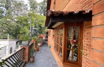 Casa  à  venda  com 4 quartos ( 1 suite,) 280m2 ,2v  e  vista panoramica