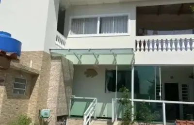 Sobrado maravilhosa mobiliada, alto padrão 5quartos 3 suítes 4vagas 350m2