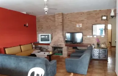 Casa térrea com 360m² de terreno à venda e com 3 quartos