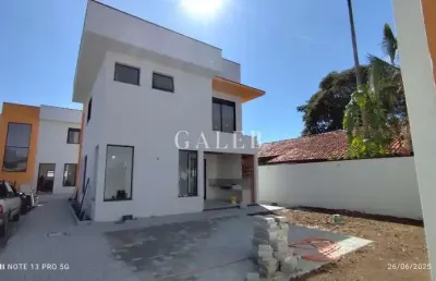 Casa em condomínio de luxo com 3 suítes na vila petrópolis, atibaia-sp: 2 salas e 120m² de área privativa!