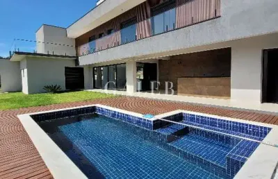 Mansão nova em condominio fechado com portaria e controle de acesso!