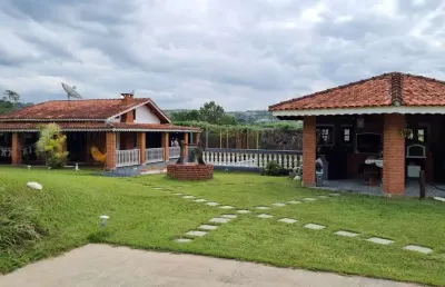 Chácara com 2000m² e 4 quartos à venda, em rua asfaltada e perto da fernão dias