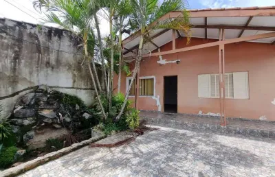 Casa térrea pertinho da avenida principal do alvinópolis