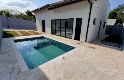 Conjunto villa com 4 casas térreas com piscina e 3 quartos