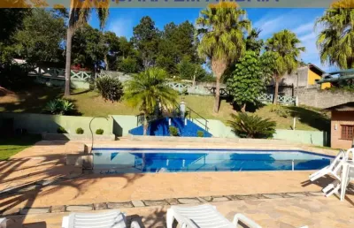 Incrível chácara com  5.000 m2 de área total e área construída 600m2