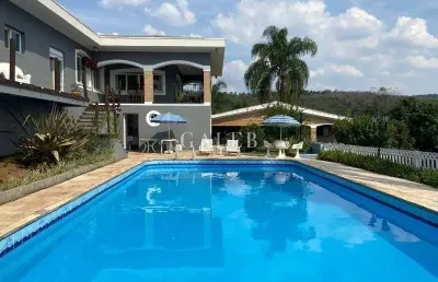 Casa térrea de luxo com vista panorâmica à venda em atibaia, com 5 quartos, em condomínio