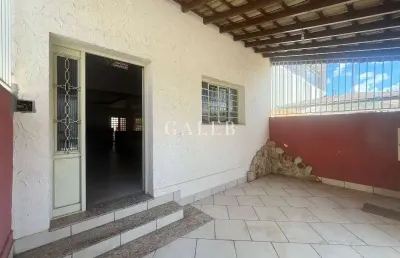 Imperdível! casa à venda no centro de atibaia-sp com 4 quartos, 2 suítes, 2 salas, 1 vaga de garagem.