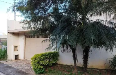 Imperdível casa à venda em atibaia-sp, jardim maristela: 4 quartos, 1 suíte, 2 salas, 3 vagas de garagem, 378m² de área.