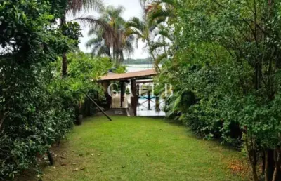 Casa à venda em atibaia-sp, represa pé da água , 900m² de terreno, bairro usina. 3 quartos, 1 suíte, 250m² de área. aproveite já!