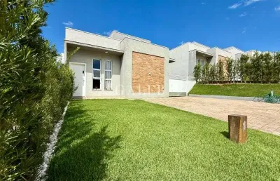 Casa térrea à venda em condomínio com 3 quartos (1 suíte)