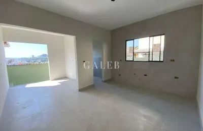 Casa nova, 3 quartos, 2 vagas de garagem, próximo de comércios