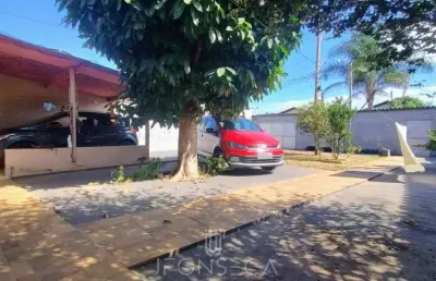 Casa com 4 quartos à venda na Rua Valdomiro Iacino, 157, Setor Centro Oeste, Goiânia