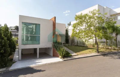 Casa de alto padrão mobiliada e decorada em condomínio