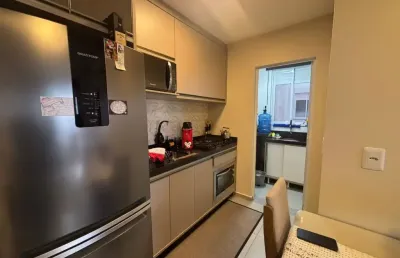 Apartamento semimobiliado com  2 quartos (1 suite) no passo dos fortes