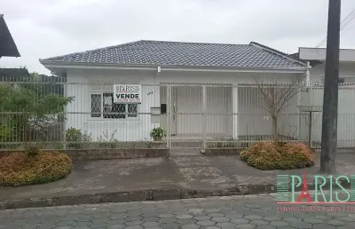 Casa com 5 quartos à venda na rua cristóvão colombo, 402, floresta, joinville por r$ 1.200.000
