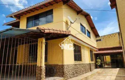 Duas belas casas terreno de 360mts, total 5 quartos, 5 banheiros + piscina