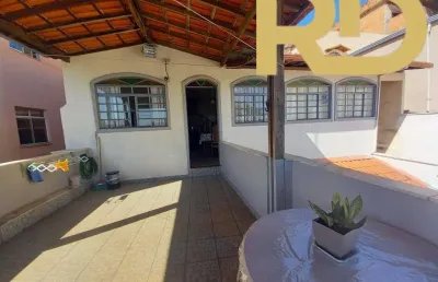 Casa 4 quartos, 2 vagas com sacada e vista maravilhosa da cidade