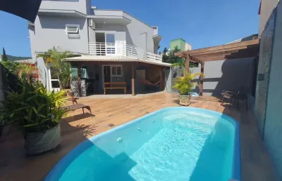 Casa para venda com piscina, 3 quartos no campeche - florianópolis - sc