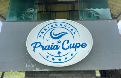 Casa em muro alto condomínio beira mar r$ 2.570.000.00