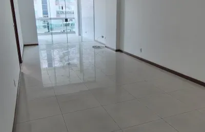 Apartamento com 3 quartos para alugar no Glória, Macaé 