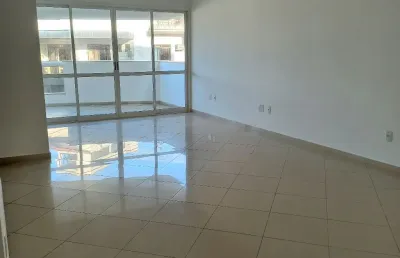 Apartamento com 3 quartos para alugar no Imbetiba, Macaé 