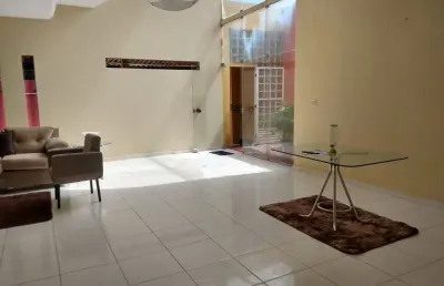 Excelente casa no bairro do cordeiro (81) 99634-4755.....