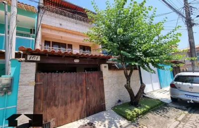 Cosmorama - cond. beija-flor iii, triplex com 4 quartos sendo 1 suíte