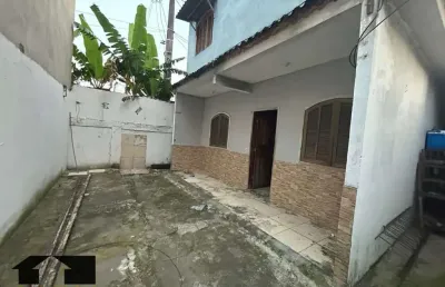 Casa com quintal em  parque mambucaba, angra dos reis