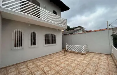 Sobrado a venda no jd abril, osasco: 3 quartos, suite, garagem coberta e quintal.