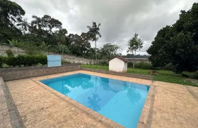 Linda chacara com 6 dormitorios e area de lazer em embu mirim