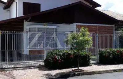 Casa com 3 dormitorios a venda, 350 m2 na joao pinheiro - pocos de caldas/mg