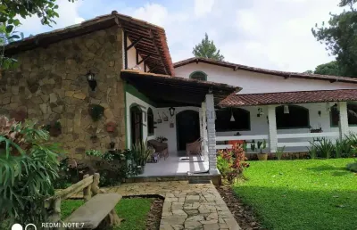 Casa à venda com 1.200m², jardim, pomar/fruteiras, piscina, terraço l, 1 suíte/closet, 2 quartos, w