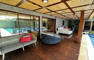 Casa em serrambi com cinema de 500m² área construída, 7 dormitórios, um verdadeiro refúgio com terr